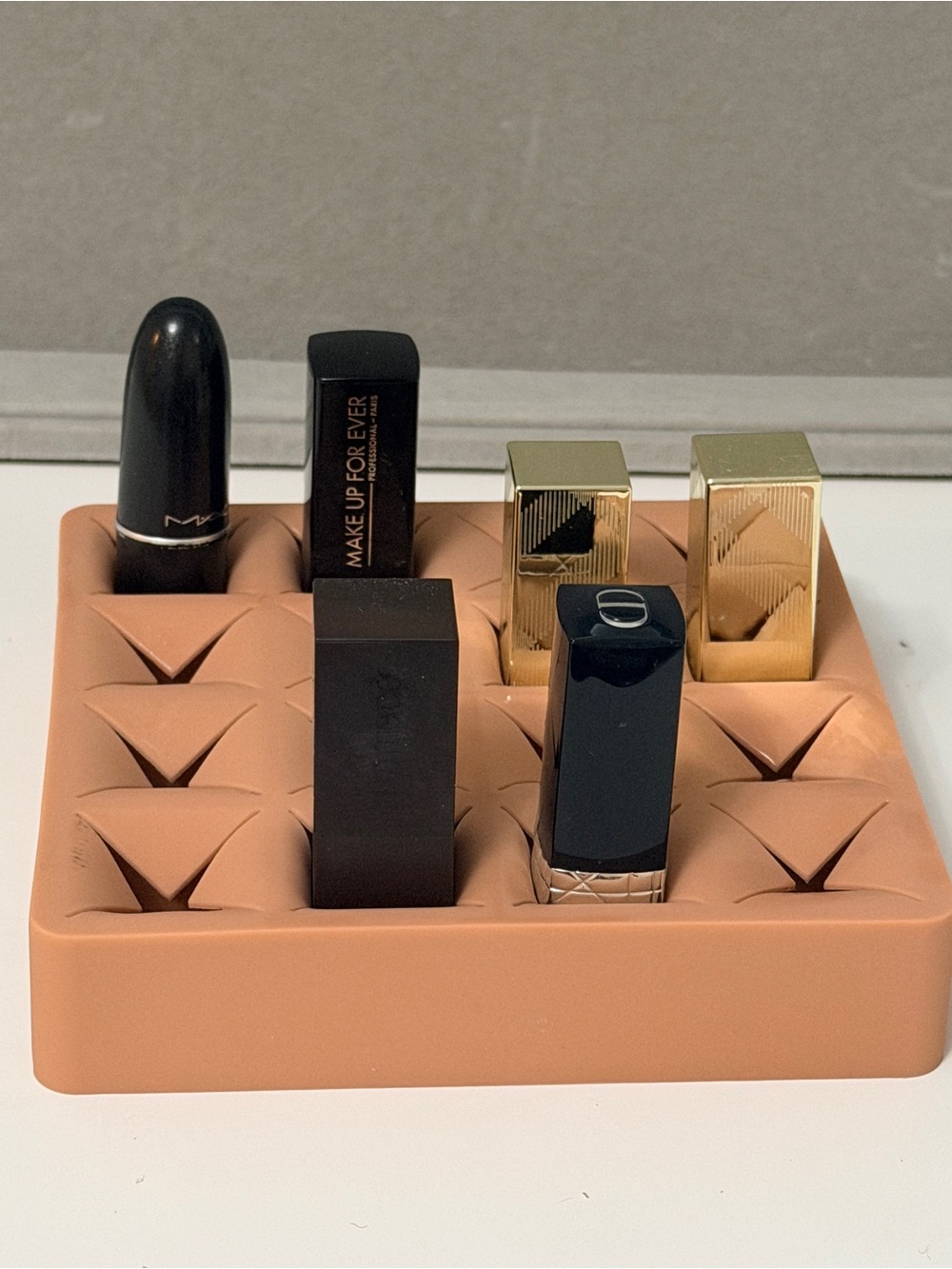 Six Lipstick Collection with organizer - Picture 3 of 13